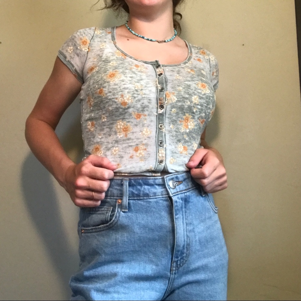 Green floral top